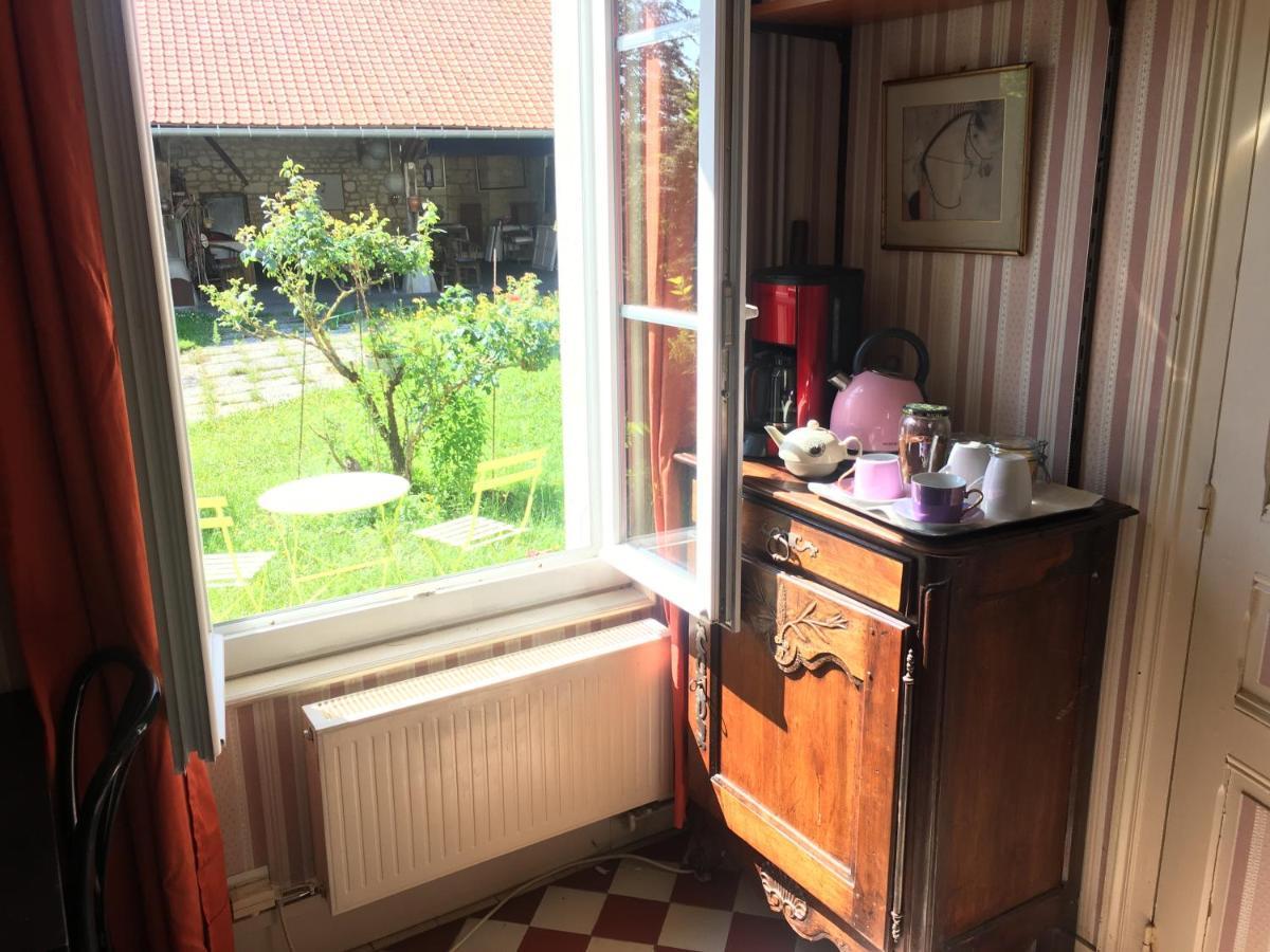 Le Refuge Private Entrance 2/4 Pers Dans Maison 17Eme Siecle.Parking. Calme Autreches Exterior photo